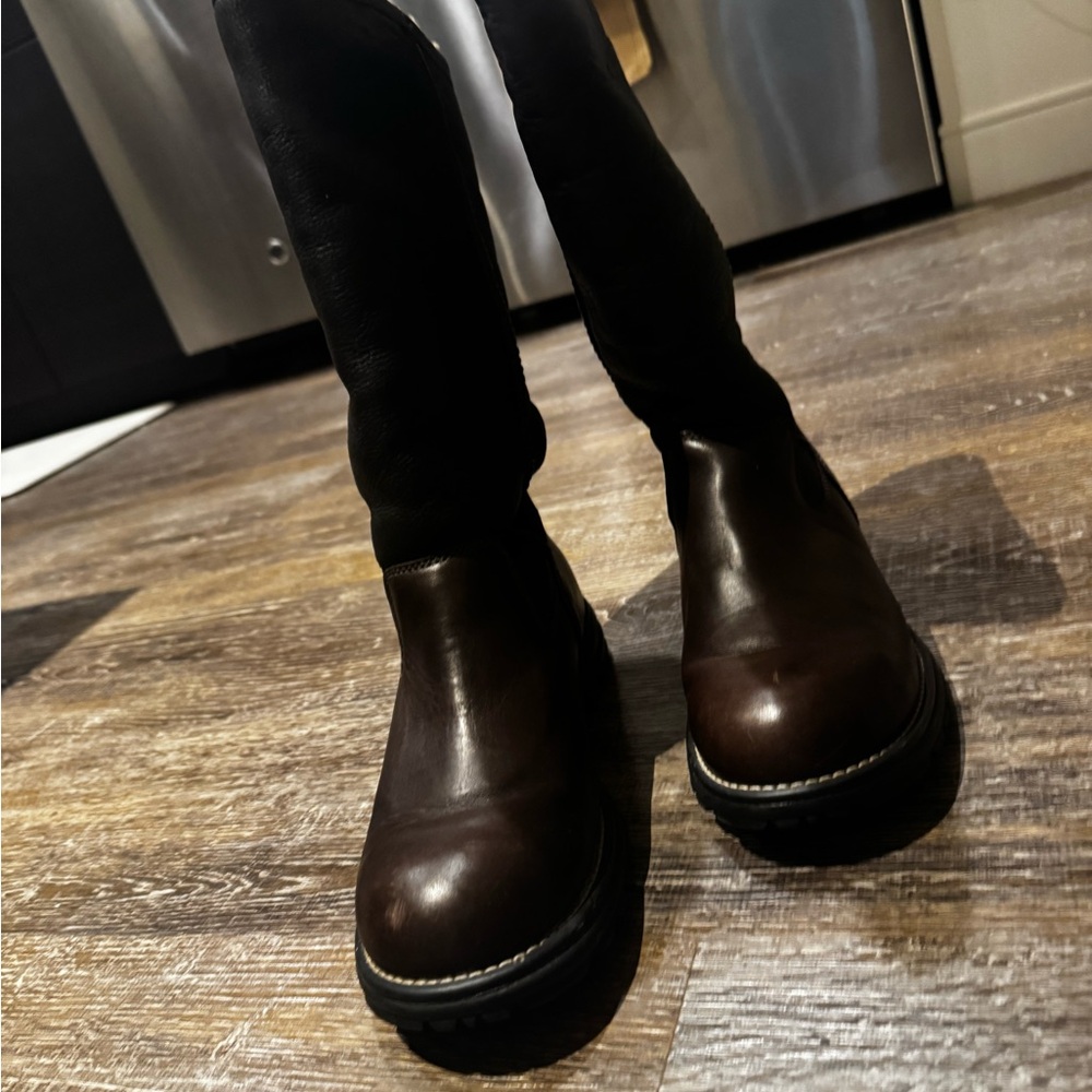 UGG Tan Shearling Lined Dark Boots